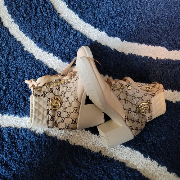 Womens boots - Picture 3 of 3